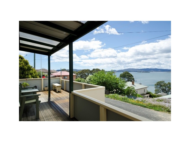 3 Ross Lane, Beauty Point TAS 7270