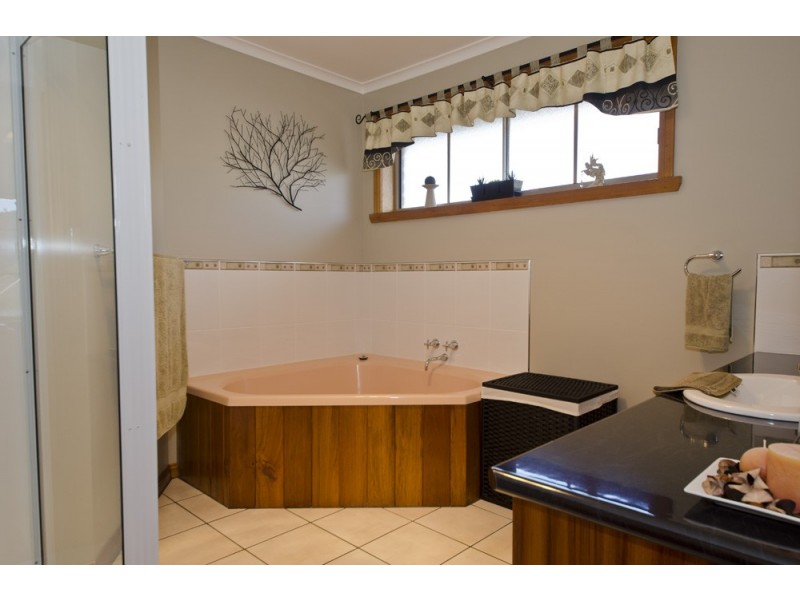 5 Glover Avenue, Blackstone Heights TAS 7250