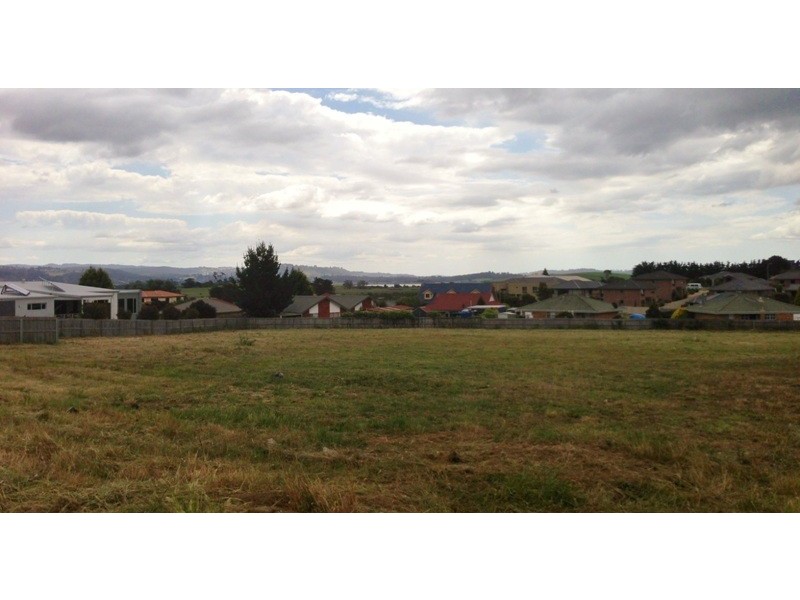 41 Penicola Place, Newnham TAS 7248