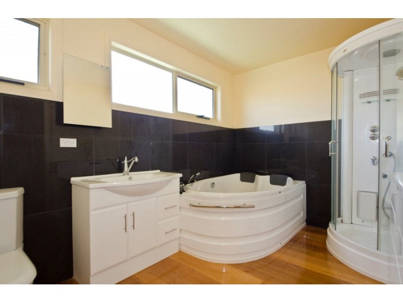 4 Belhaven Crescent, Newstead TAS 7250