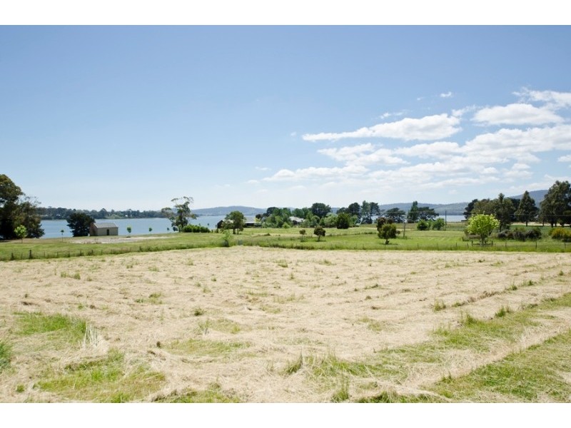 14 Woodlawn Road, Swan Bay TAS 7252