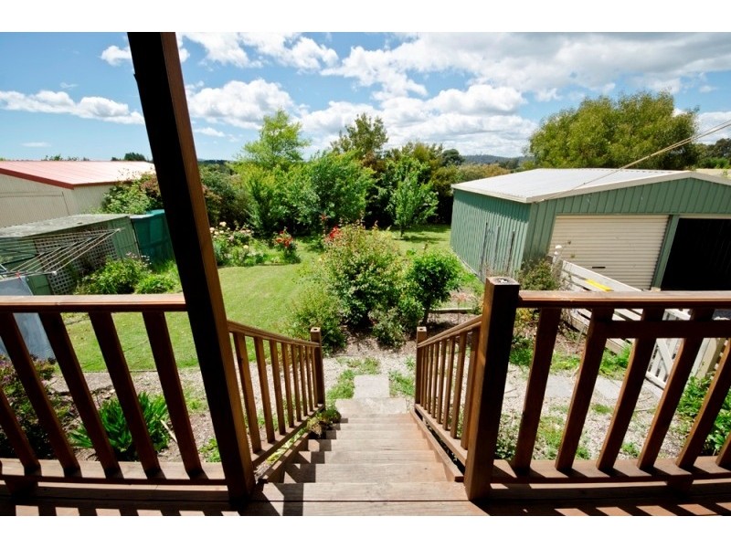 8 Bell Street, Beaconsfield TAS 7270