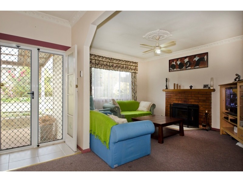 8 Bell Street, Beaconsfield TAS 7270