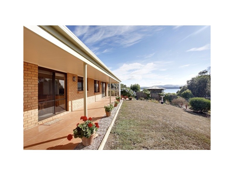 96 Oxford Street, Beauty Point TAS 7270