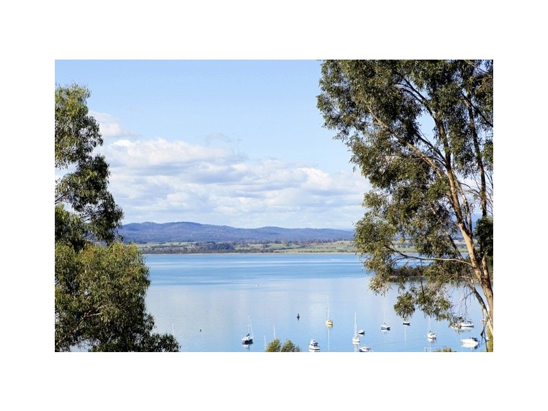 96 Oxford Street, Beauty Point TAS 7270