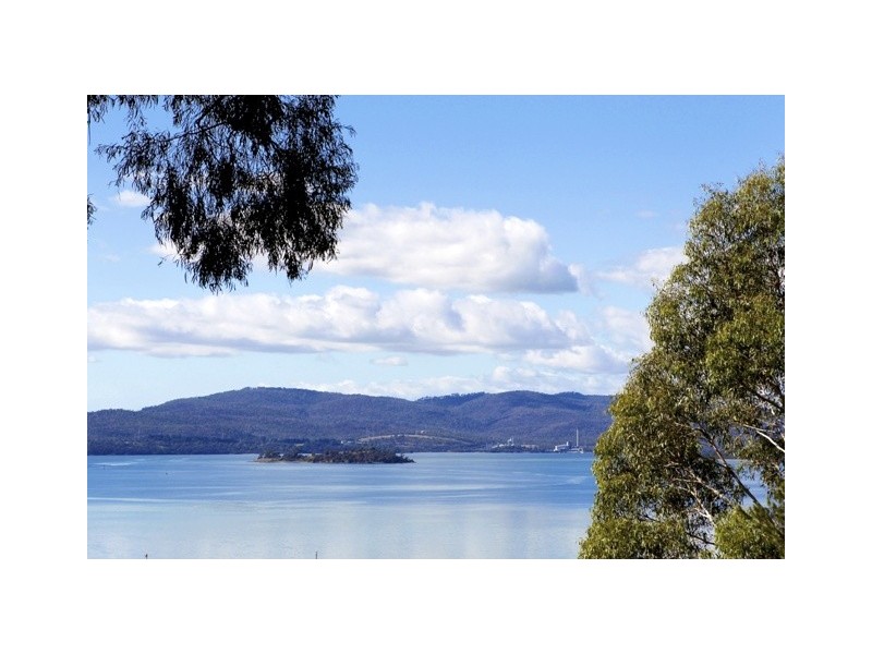 96 Oxford Street, Beauty Point TAS 7270