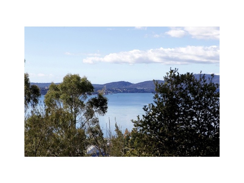 96 Oxford Street, Beauty Point TAS 7270