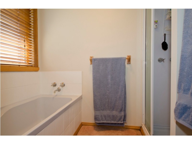 8 Encee Drive, St Leonards TAS 7250