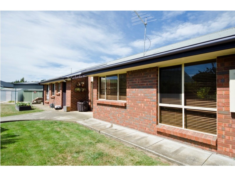 8 Encee Drive, St Leonards TAS 7250