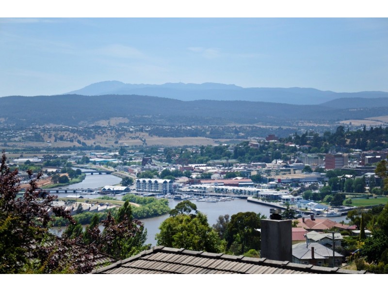23 Broadview Crescent, Trevallyn TAS 7250