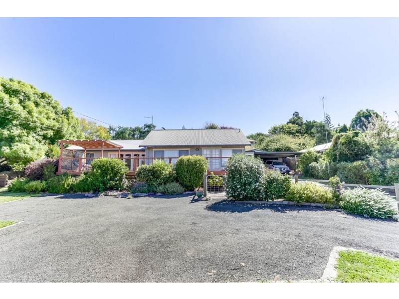 125 Gravelly Beach Road, Blackwall TAS 7275
