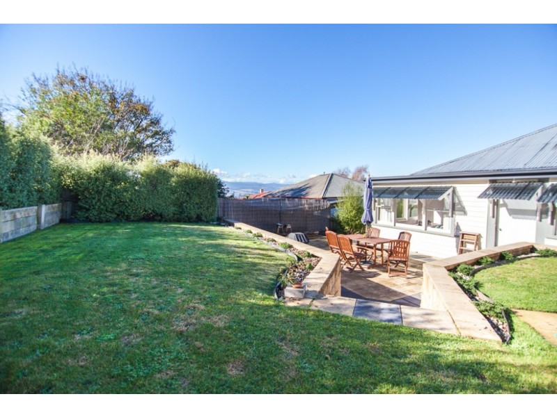 8 Veulalee Avenue, Trevallyn TAS 7250