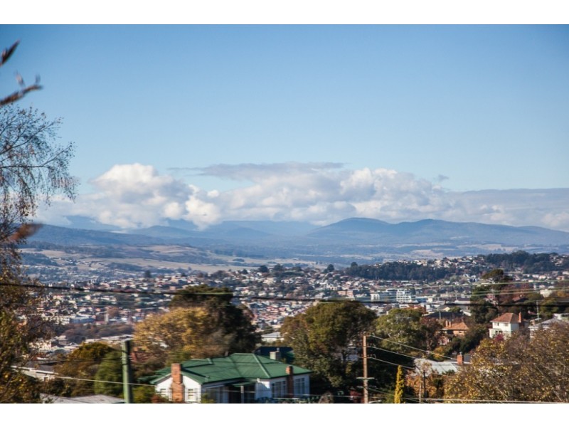 8 Veulalee Avenue, Trevallyn TAS 7250