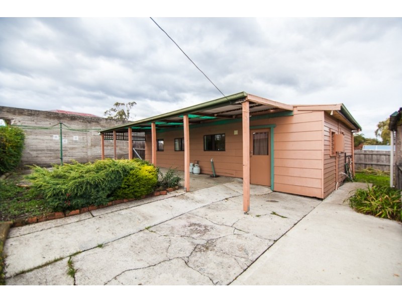 2/81 Tompsons Lane, Newnham TAS 7248