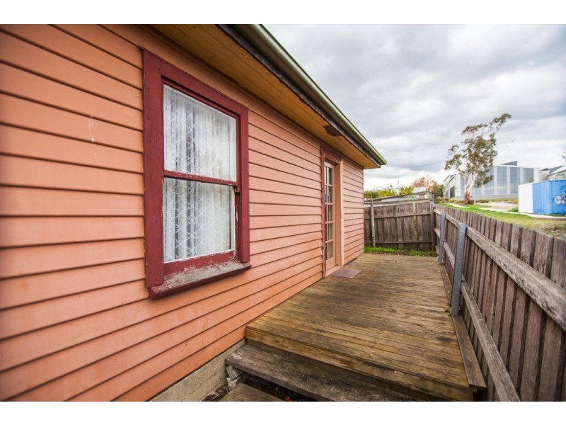 2/81 Tompsons Lane, Newnham TAS 7248