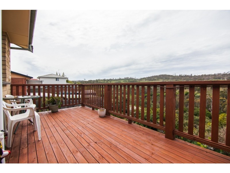 58 Crandon Crescent, Newnham TAS 7248