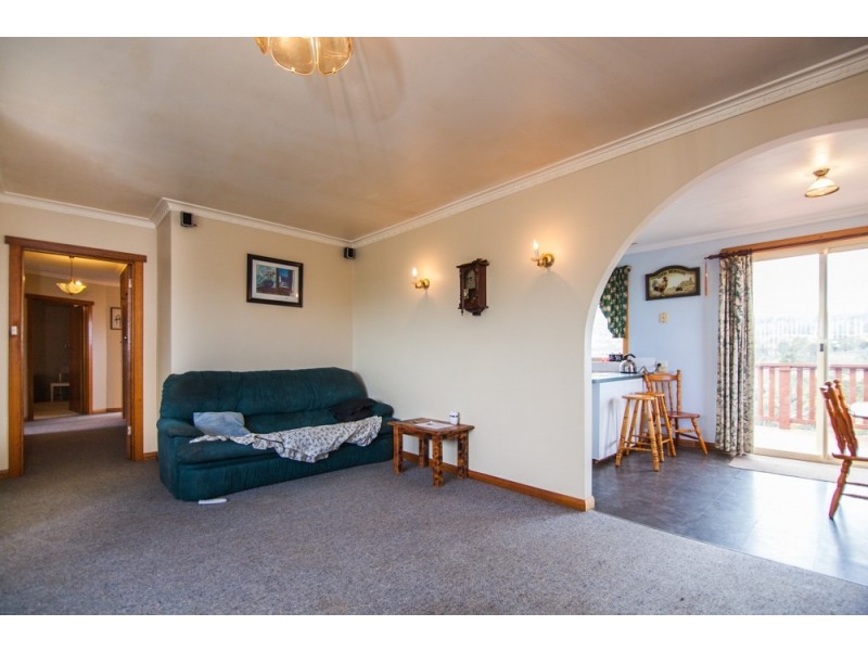 58 Crandon Crescent, Newnham TAS 7248