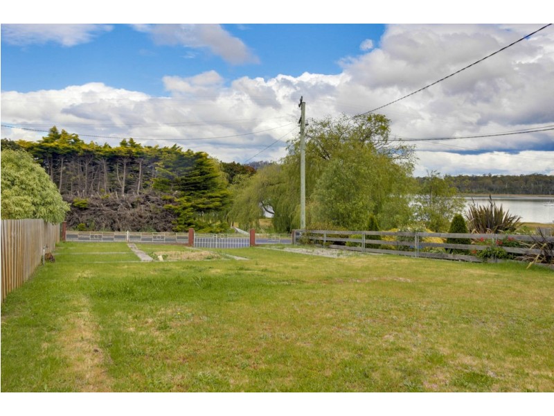 323 Gravelly Beach Road, Gravelly Beach TAS 7276
