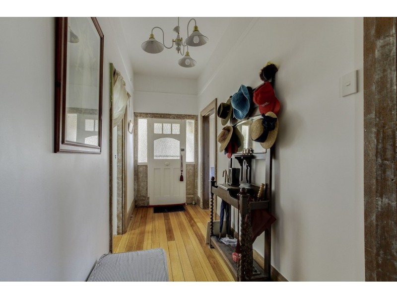 325 Gravelly Beach Road, Gravelly Beach TAS 7276