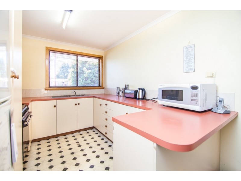 1/2 Newnham Close, Newnham TAS 7248