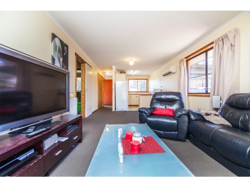 1/2 Newnham Close, Newnham TAS 7248