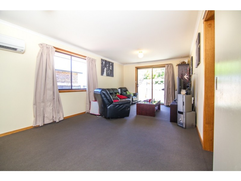 1/2 Newnham Close, Newnham TAS 7248