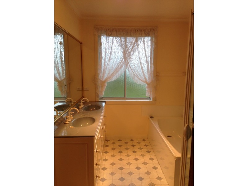 111 Alanvale Road, Newnham TAS 7248