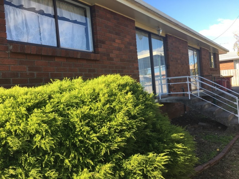 2/22 Bishops Drive, Newnham TAS 7248