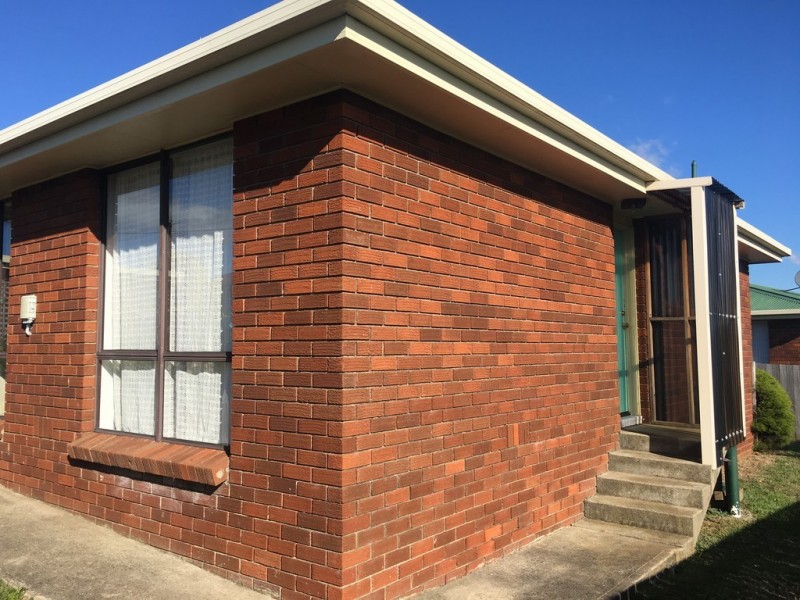 2/22 Bishops Drive, Newnham TAS 7248