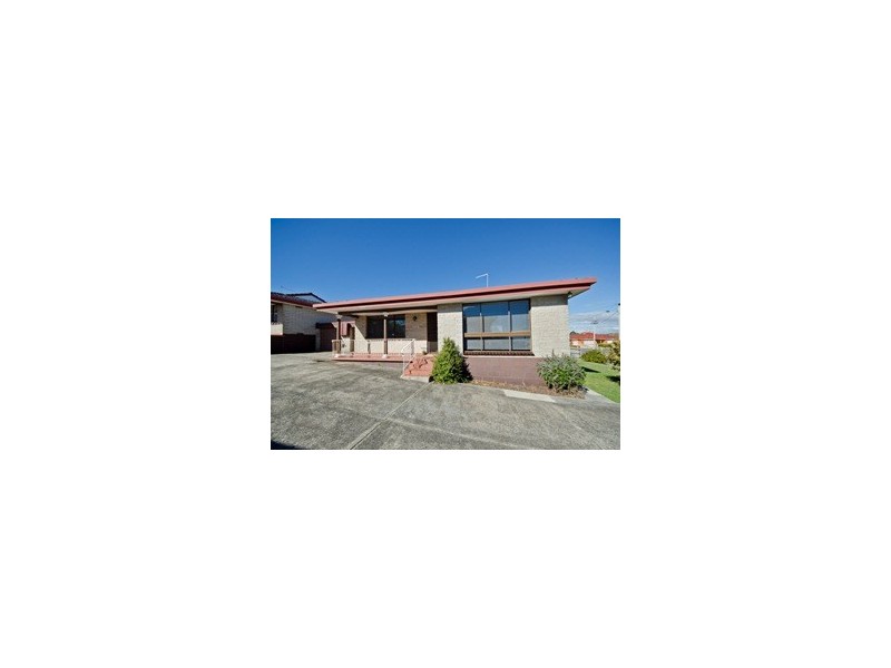 1/2 Swan Street, Newnham TAS 7248