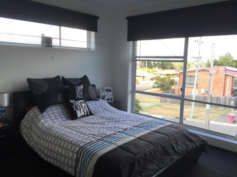 16 Meadowbank Road, Newnham TAS 7248