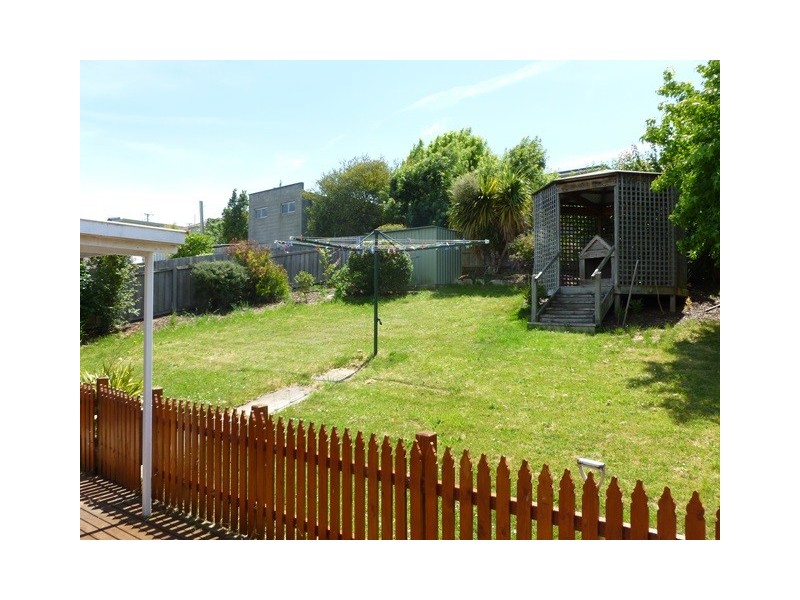 16 Meadowbank Road, Newnham TAS 7248