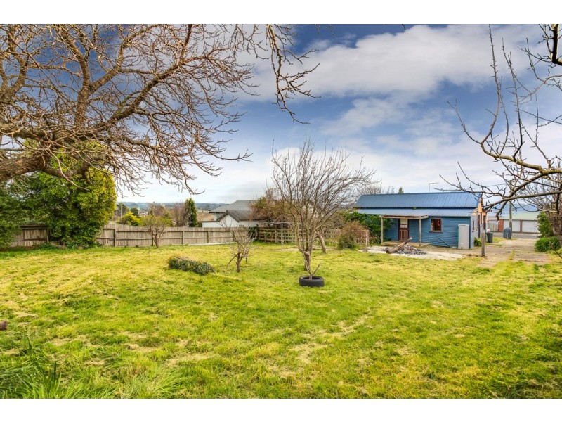 11 Garrett Street, Beauty Point TAS 7270