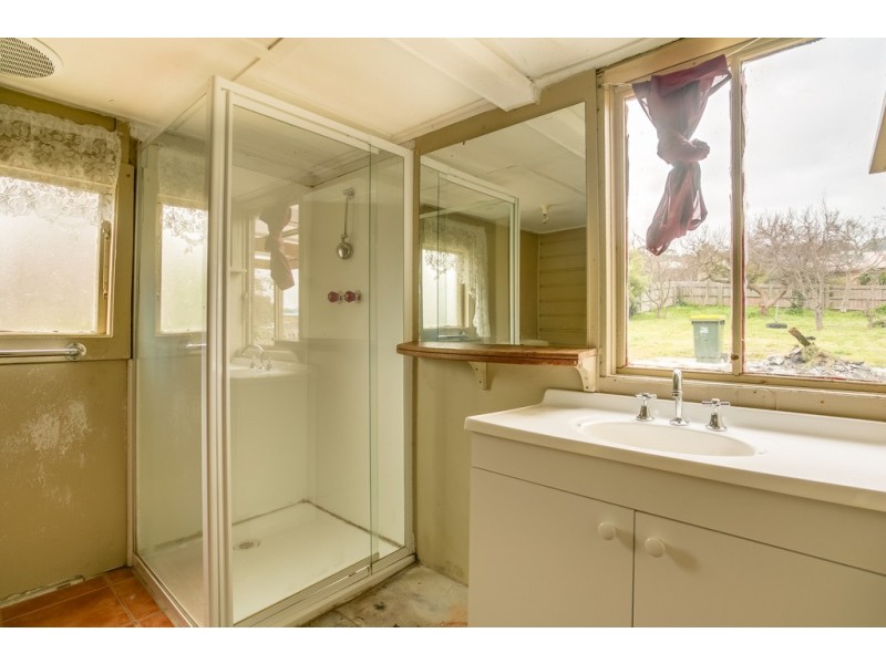 11 Garrett Street, Beauty Point TAS 7270