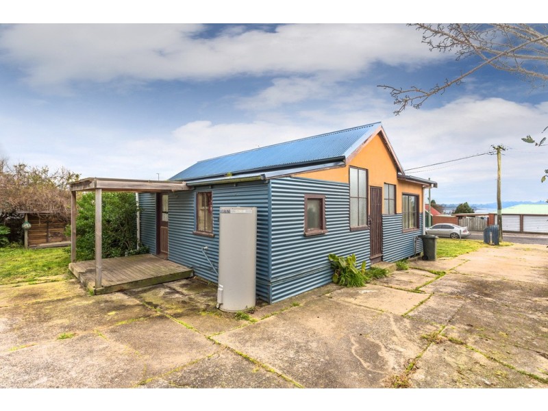 11 Garrett Street, Beauty Point TAS 7270