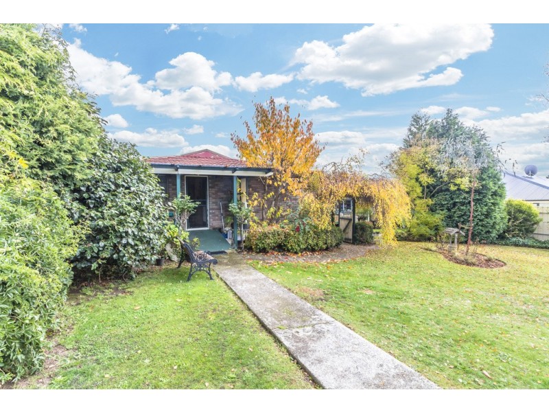 15 Lalla Road, Lilydale TAS 7268