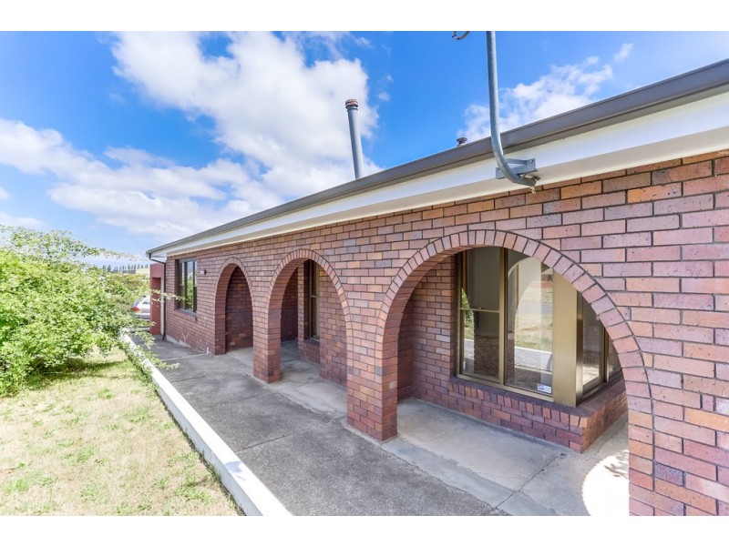 5 Parua Road, Newnham TAS 7248