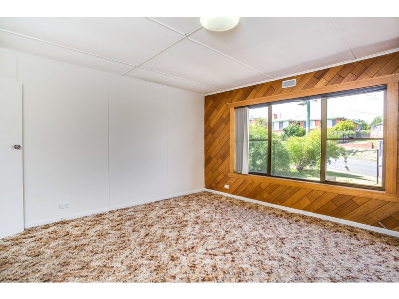 5 Parua Road, Newnham TAS 7248