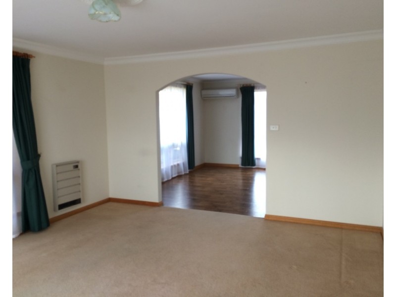 27 Rothesay Close, Newnham TAS 7248