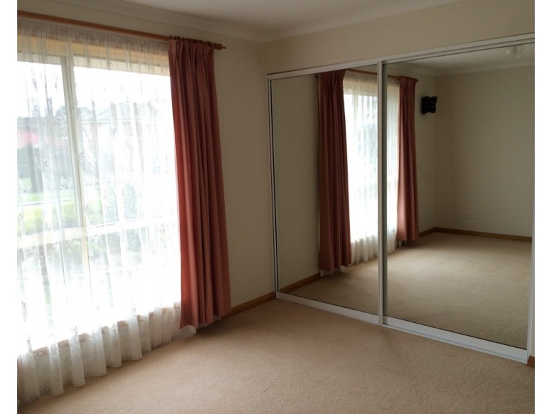 27 Rothesay Close, Newnham TAS 7248