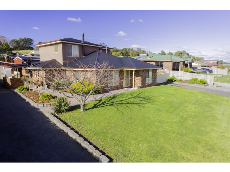 11 Pinsley Drive, St Leonards TAS 7250