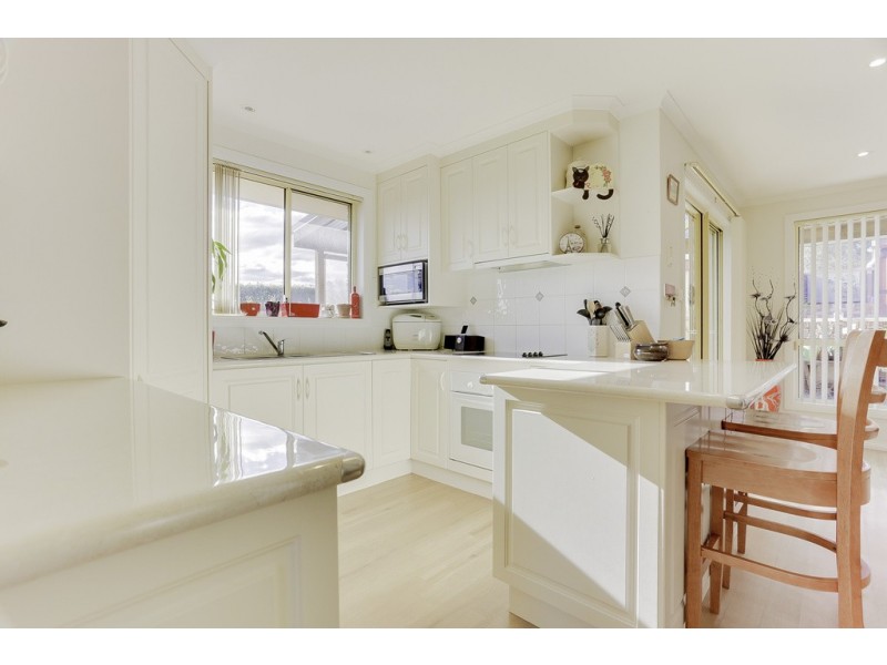 11 Pinsley Drive, St Leonards TAS 7250
