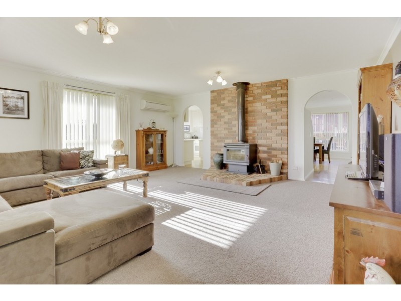 11 Pinsley Drive, St Leonards TAS 7250