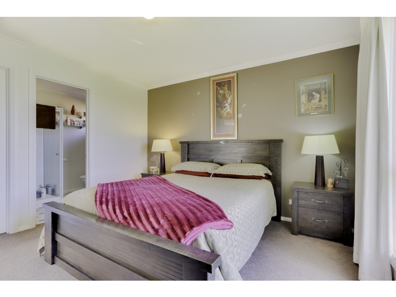 11 Pinsley Drive, St Leonards TAS 7250