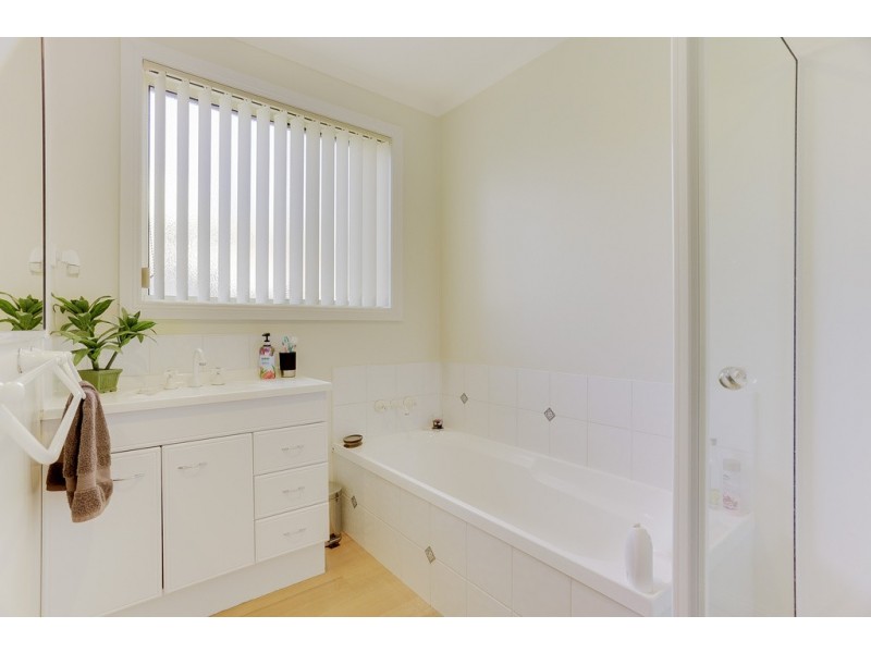 11 Pinsley Drive, St Leonards TAS 7250