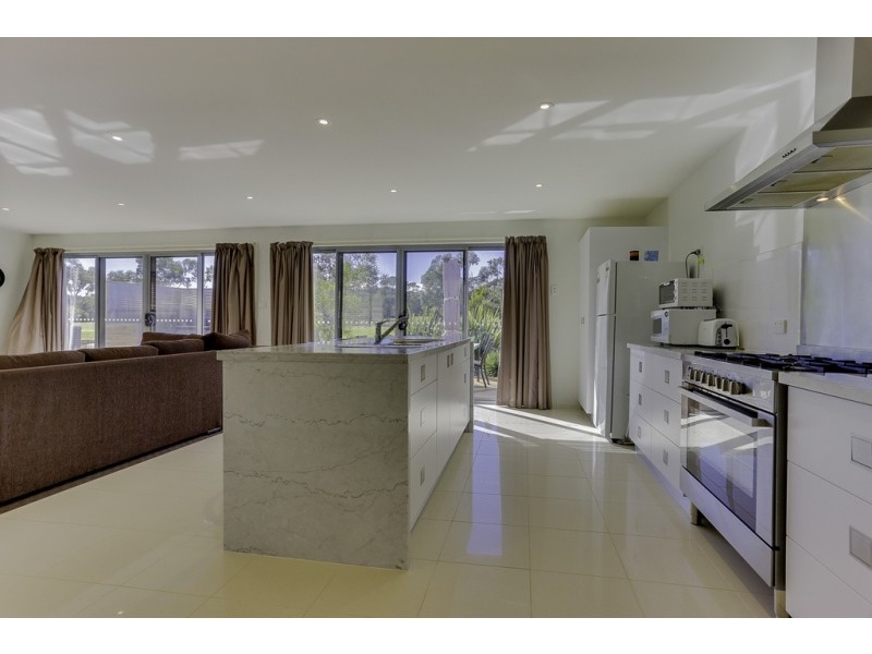 Unit 2 170 Hazard View Drive, Coles Bay TAS 7215