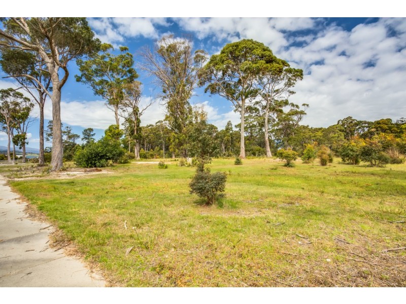 2 Inglis Road, Clarence Point TAS 7270