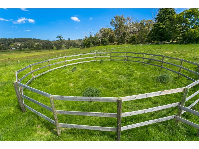 25 Cemetry Road, Beaconsfield TAS 7270