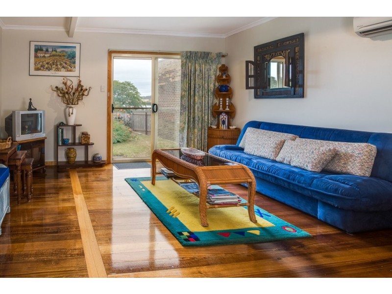 4 Nairana Street, Gravelly Beach TAS 7276