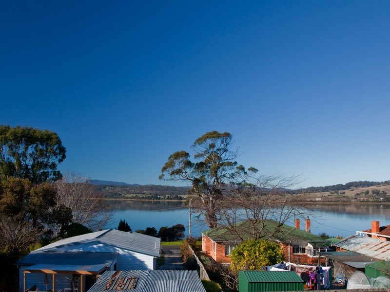 4 Nairana Street, Gravelly Beach TAS 7276